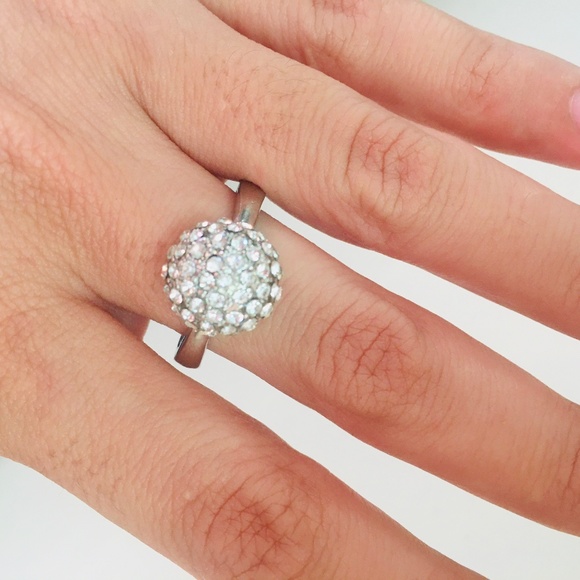 Jewelry - Gorgeous Round Pave ring with clear CZ
